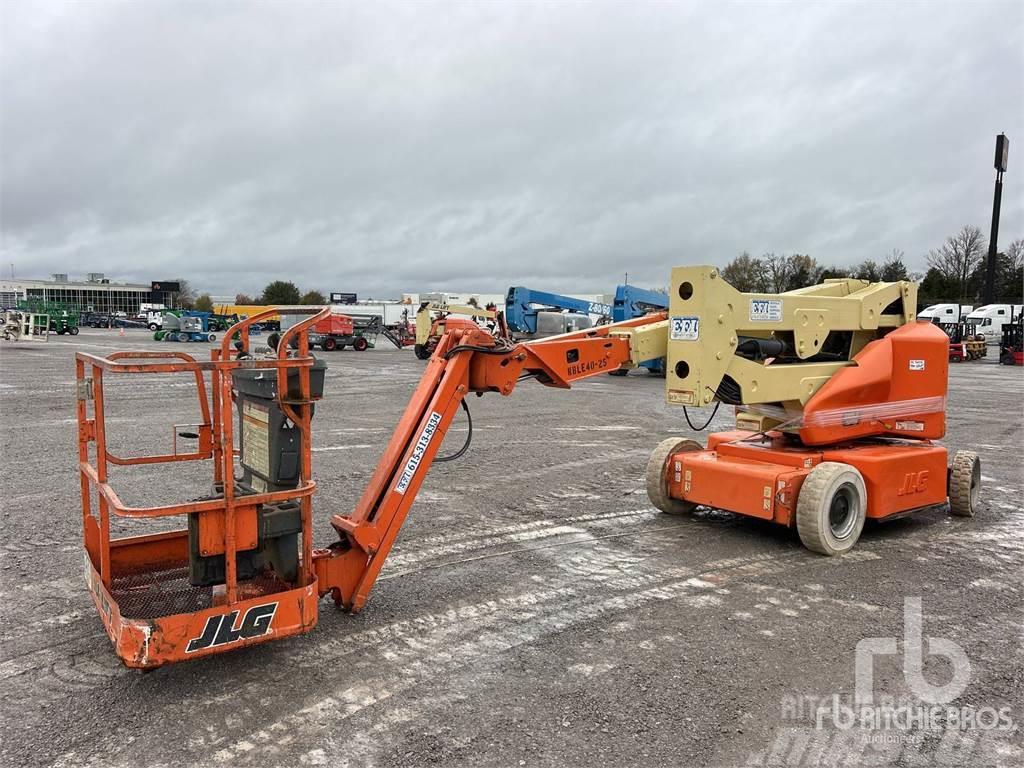 JLG E400AJPN Plataformas con brazo de elevación manual