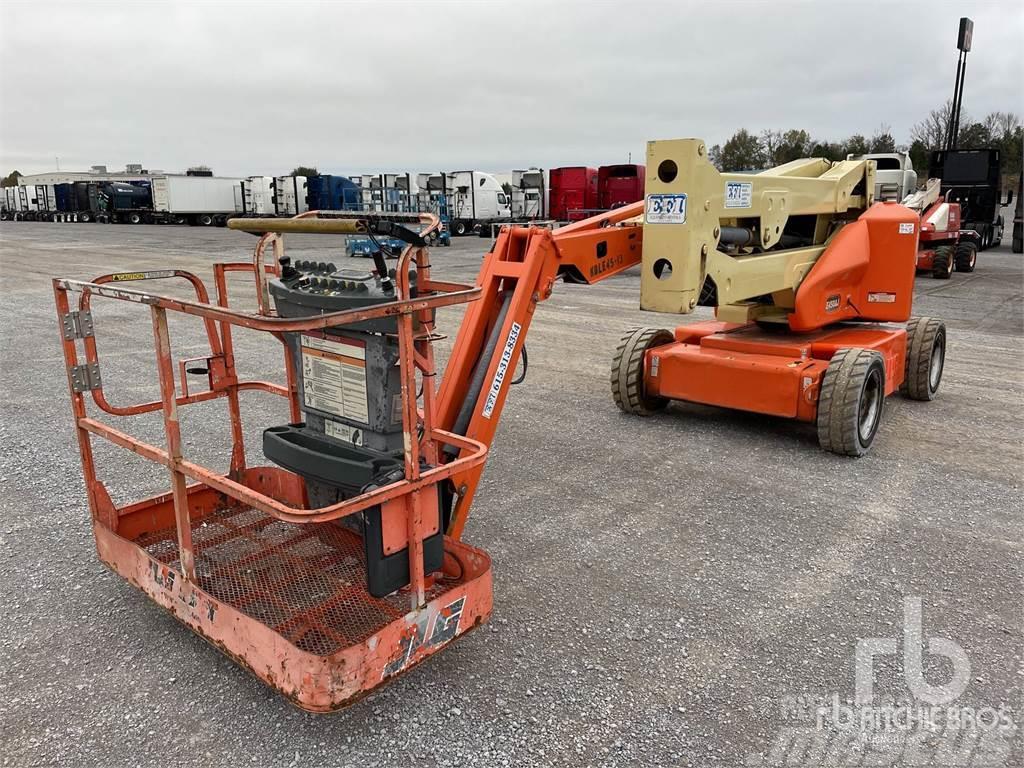 JLG E450AJ Plataformas con brazo de elevación manual