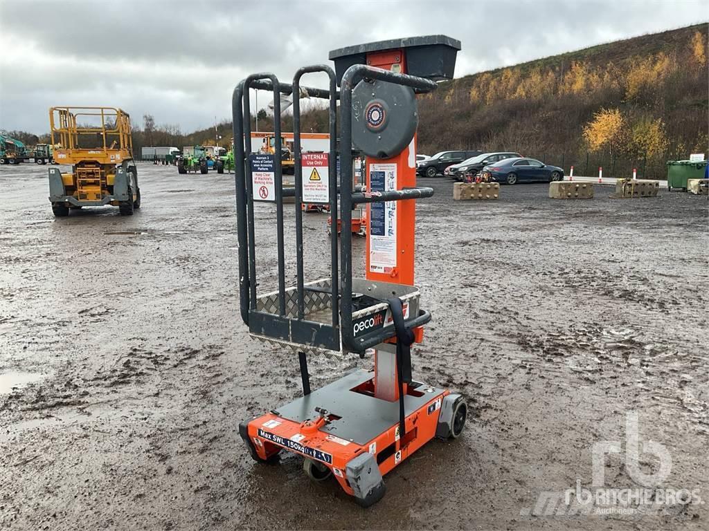 JLG PECO Plataformas con brazo de elevación manual