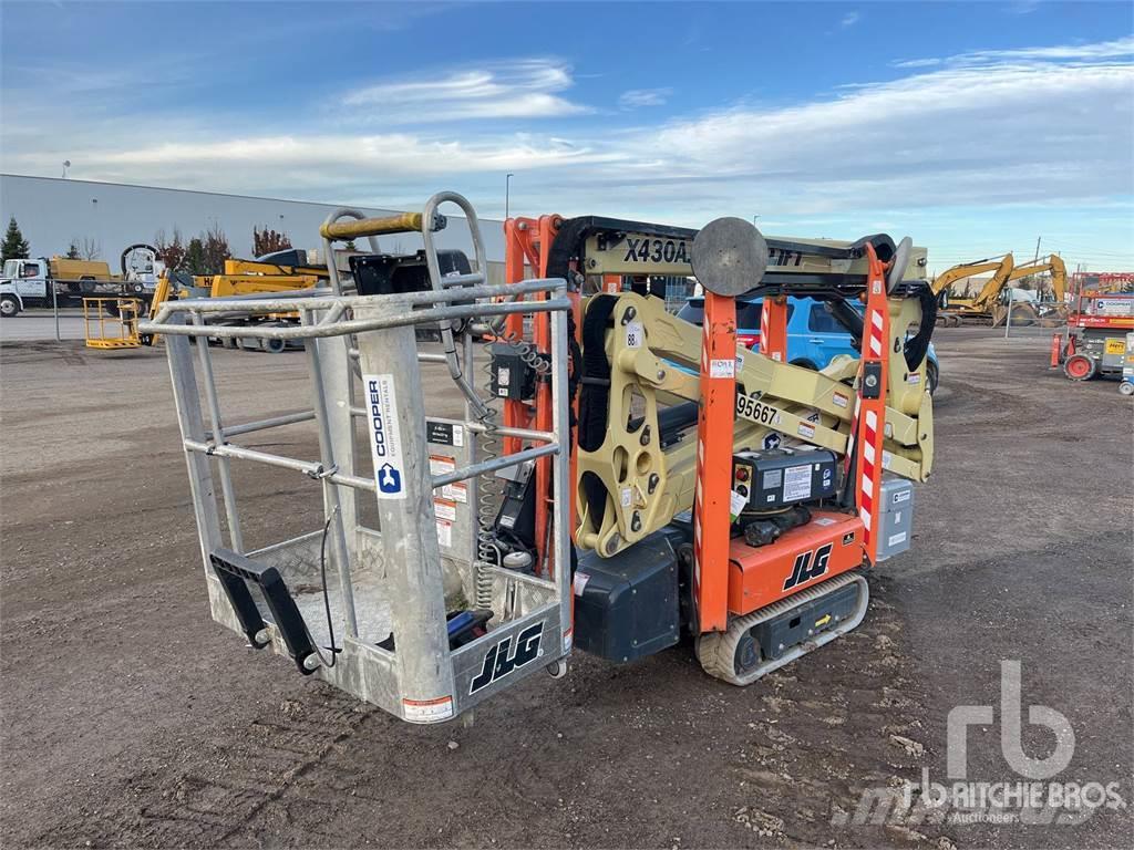 JLG X430AJ Plataformas con brazo de elevación manual