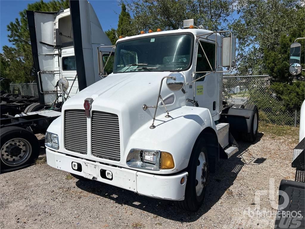 Kenworth T300 Camiones tractor