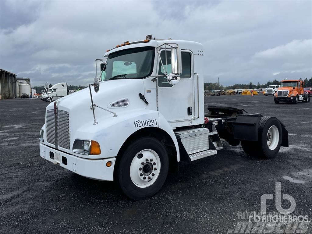 Kenworth T300 Camiones tractor