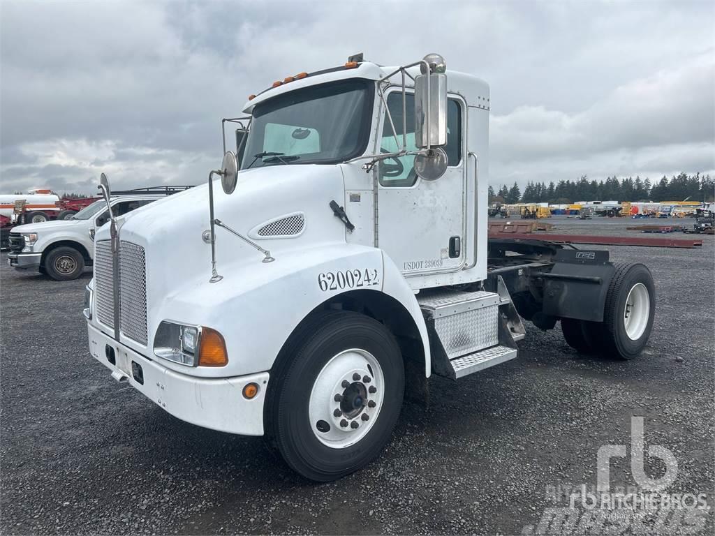 Kenworth T300 Camiones tractor