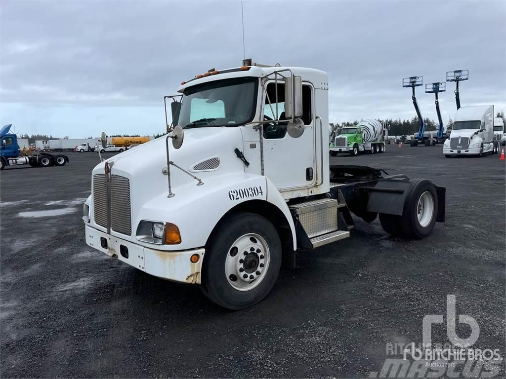 Kenworth T300 Camiones tractor