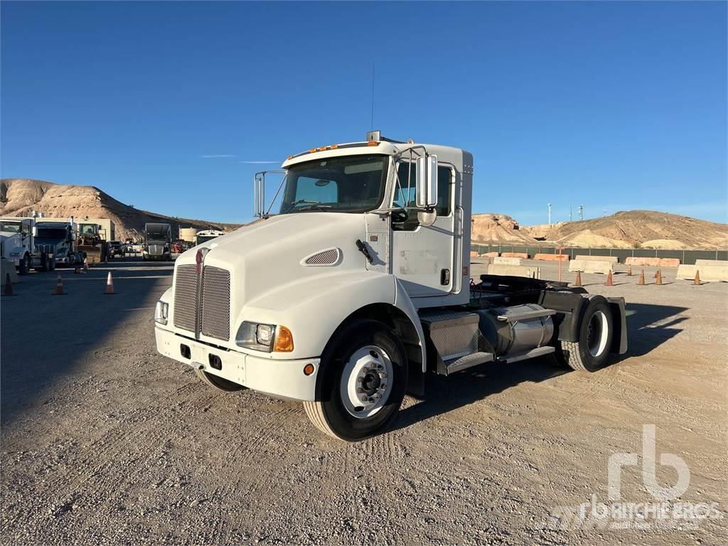 Kenworth T300 Camiones tractor