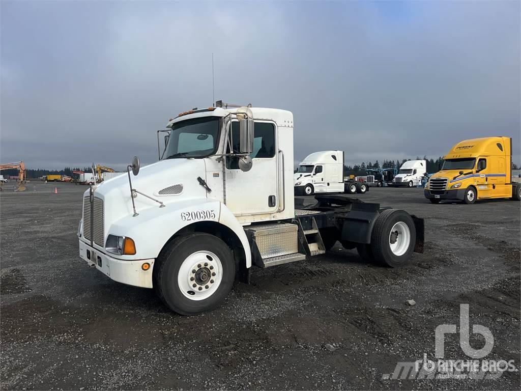 Kenworth T300 Camiones tractor