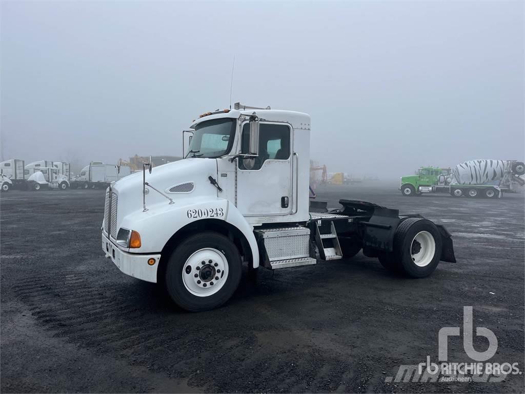 Kenworth T300 Camiones tractor