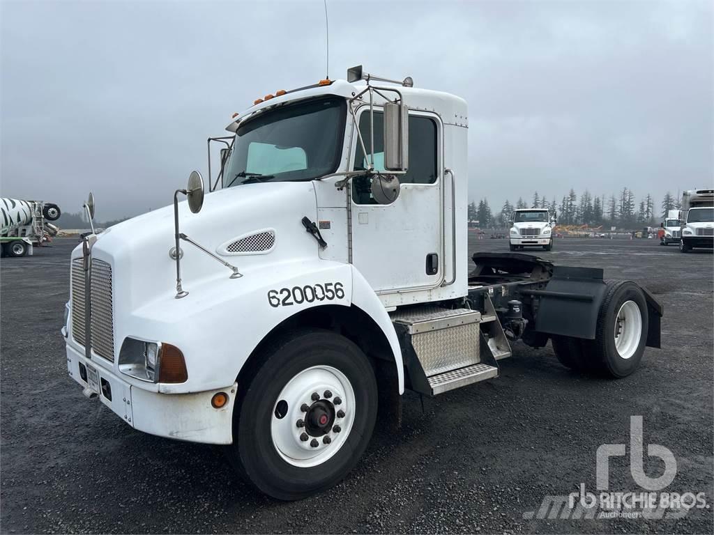 Kenworth T300 Camiones tractor