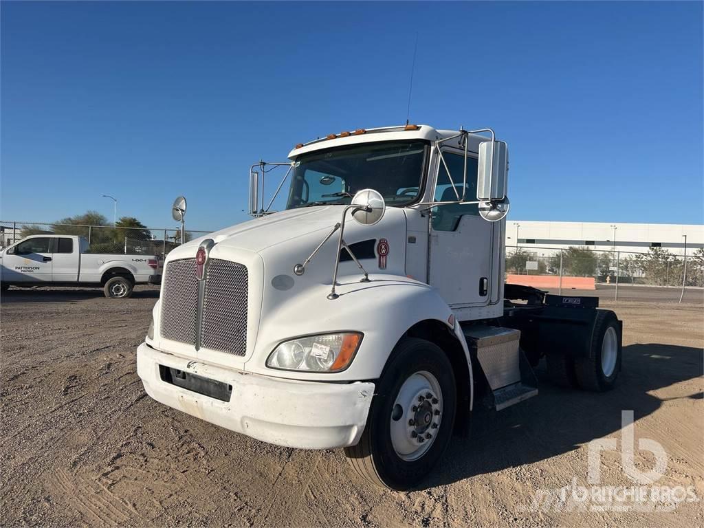 Kenworth T300 Camiones tractor