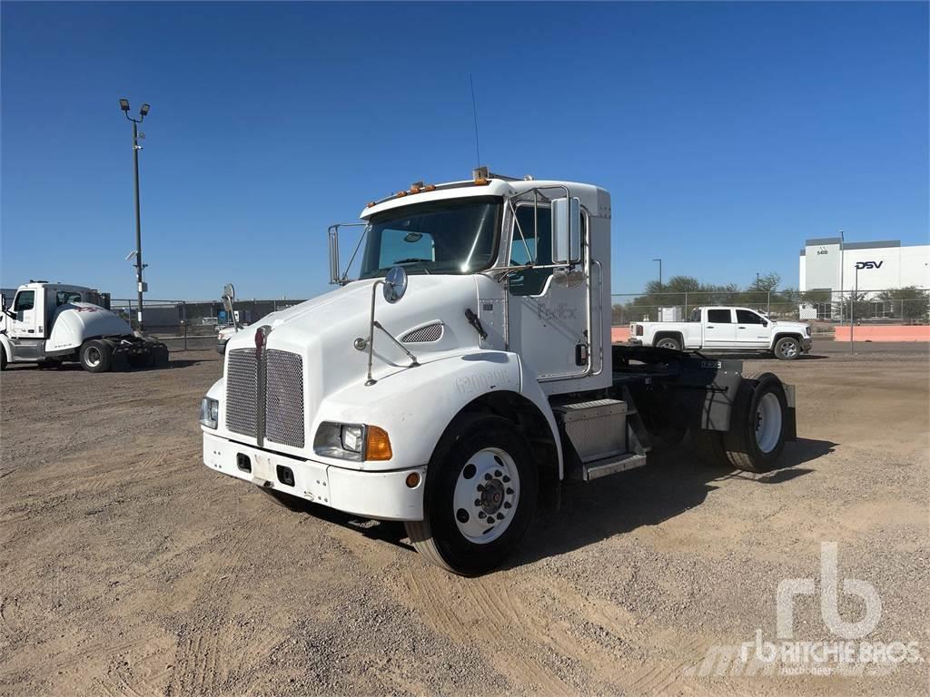 Kenworth T300 Camiones tractor