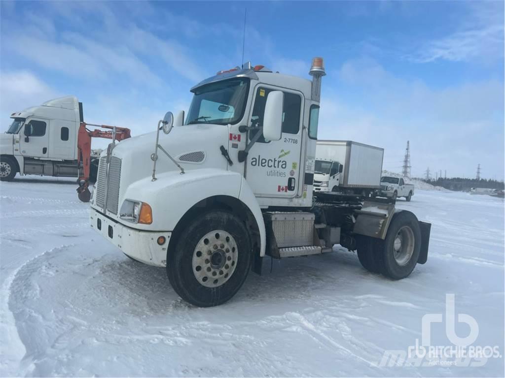 Kenworth T300 Camiones tractor