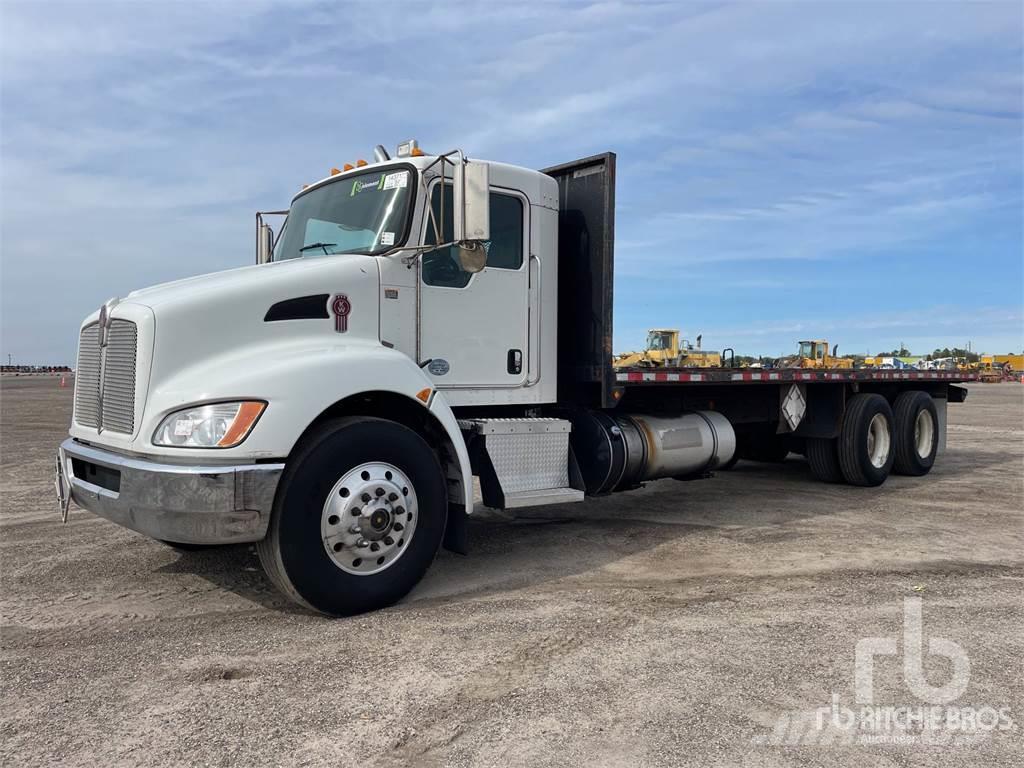 Kenworth T300 Camiones de cama baja