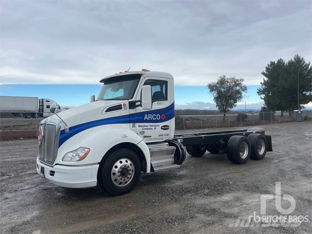 Kenworth T680 Camiones con chasís y cabina