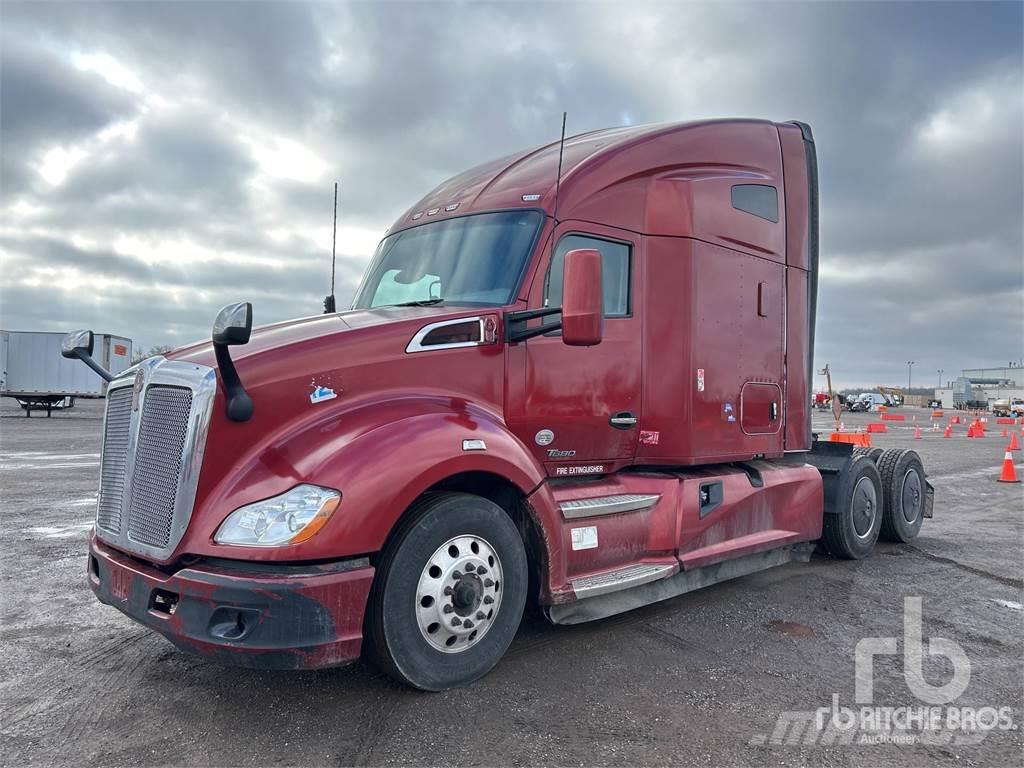 Kenworth T680 Camiones con chasís y cabina