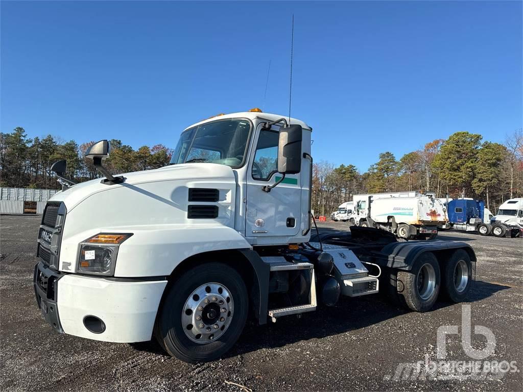 Mack ANTHEM Camiones tractor