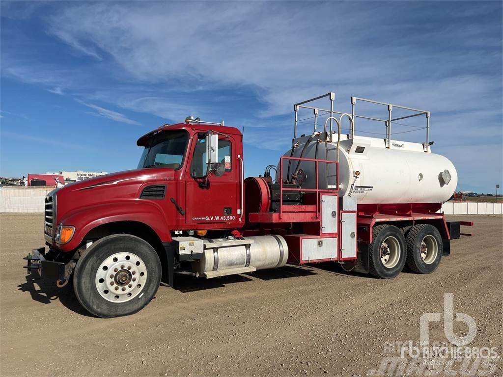 Mack CV713 Otros camiones