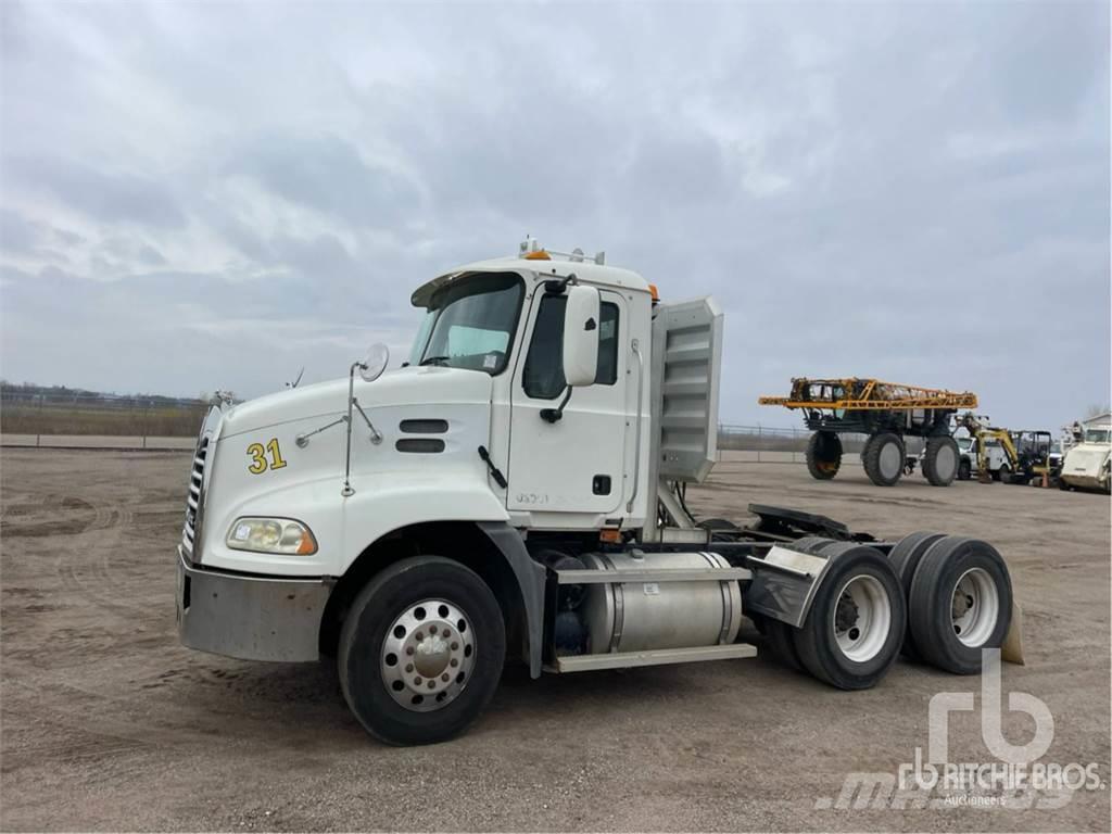 Mack CXN613 Camiones tractor