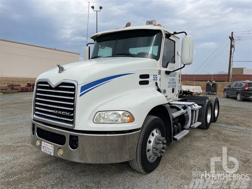 Mack CXU613 Camiones tractor