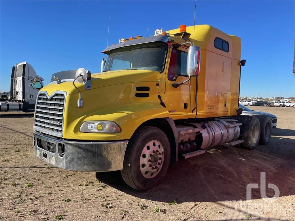 Mack CXU613 Camiones tractor