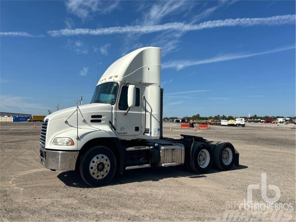 Mack CXU613 Camiones tractor