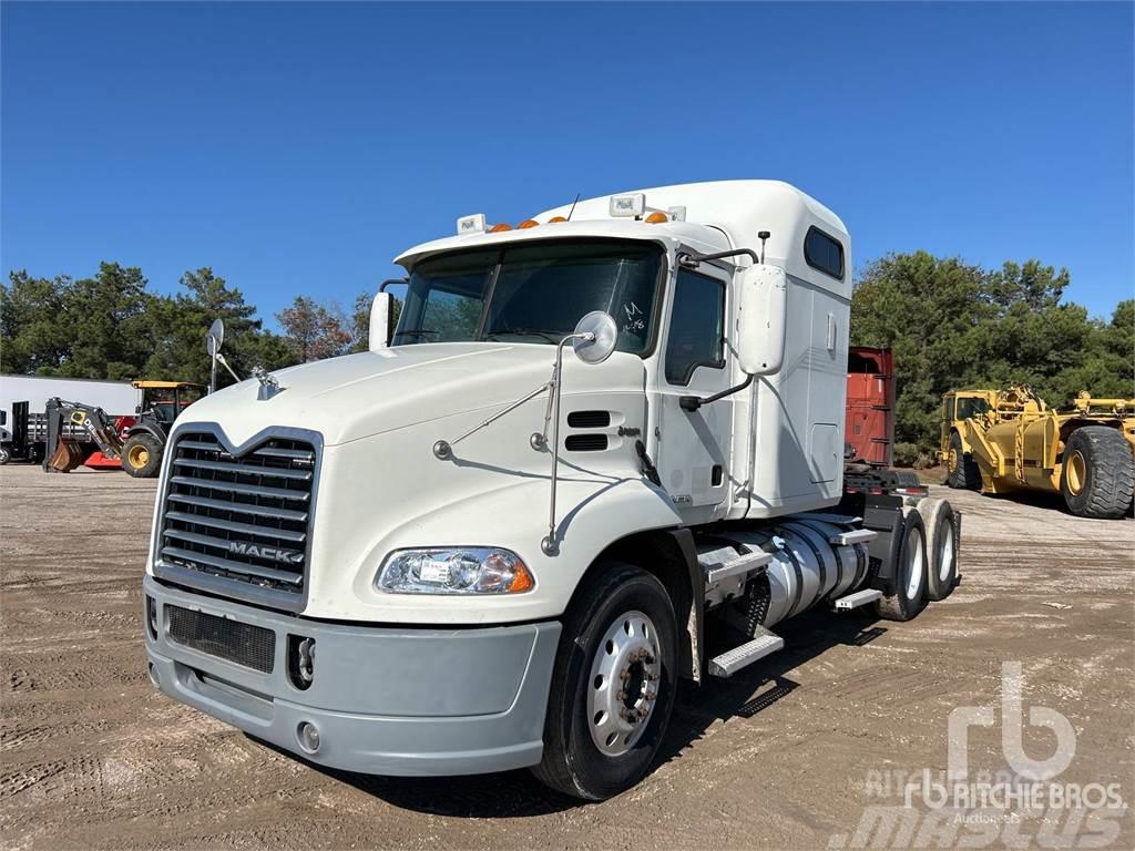 Mack CXU613 Camiones tractor