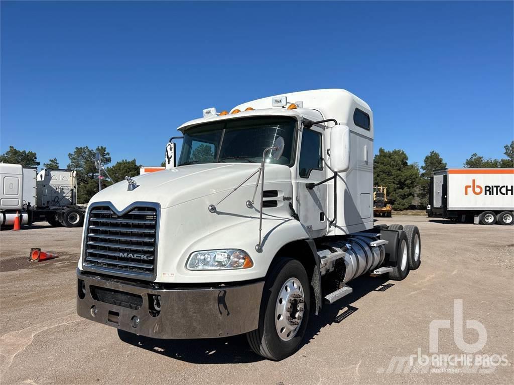 Mack CXU613 Camiones tractor