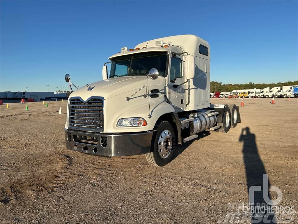 Mack CXU613 Camiones tractor