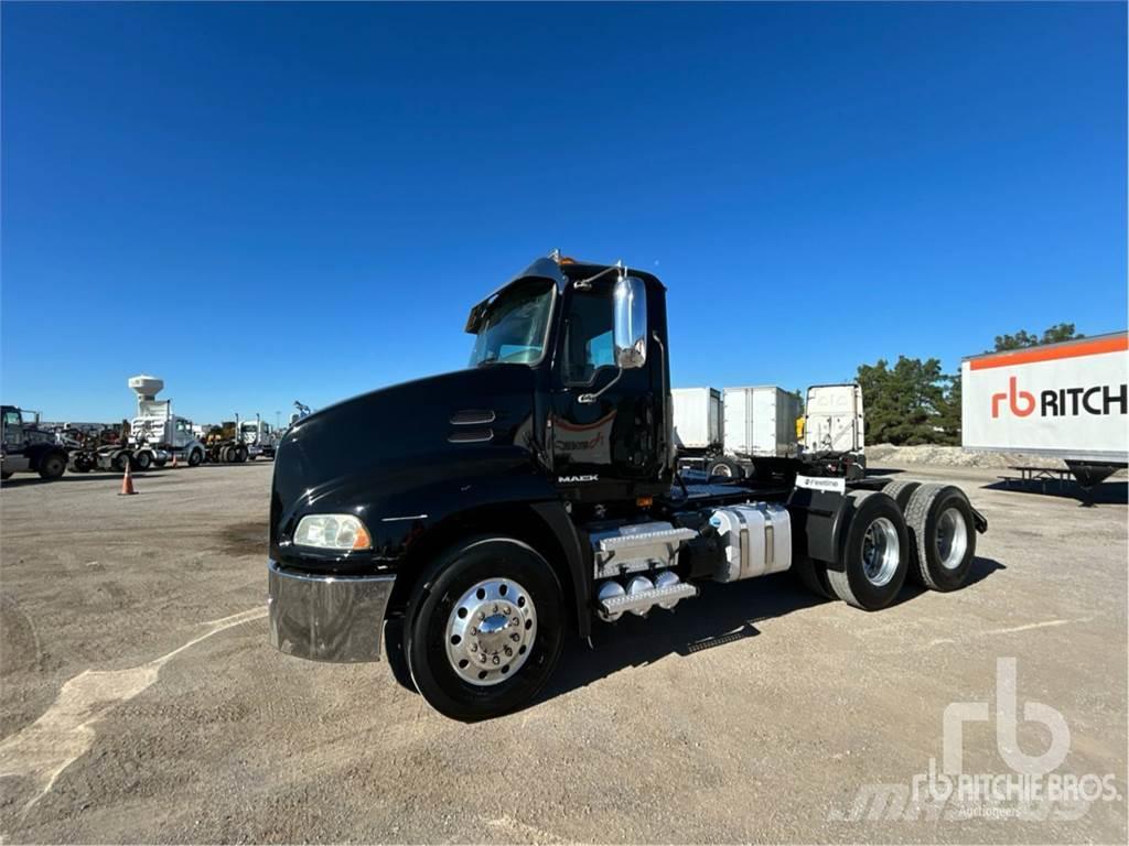 Mack CXU613 Camiones tractor