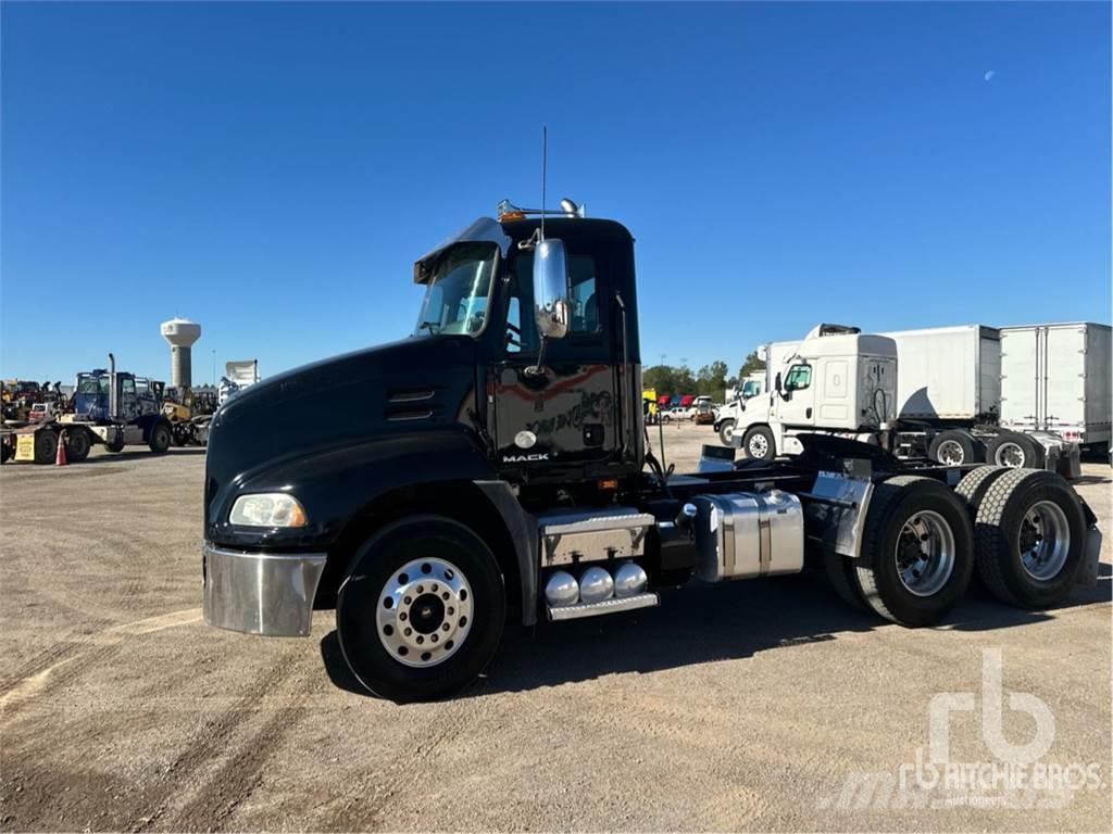 Mack CXU613 Camiones tractor