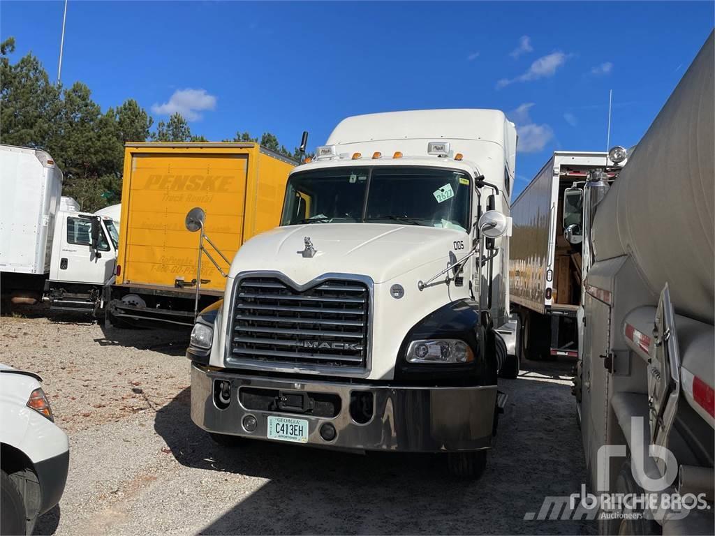 Mack CXU613 Camiones tractor