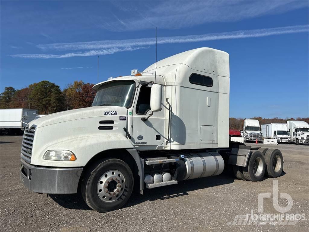 Mack CXU613 Camiones tractor