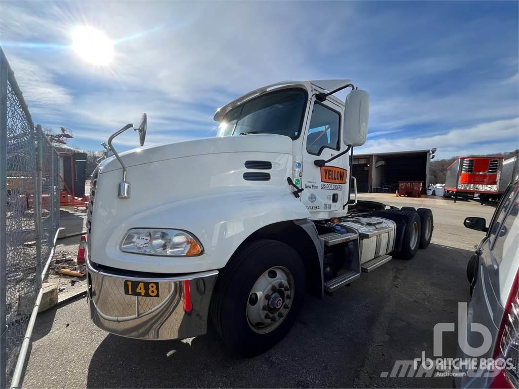 Mack CXU613 Camiones tractor