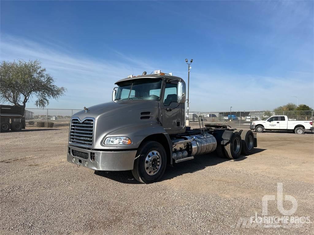 Mack CXU613 Camiones tractor