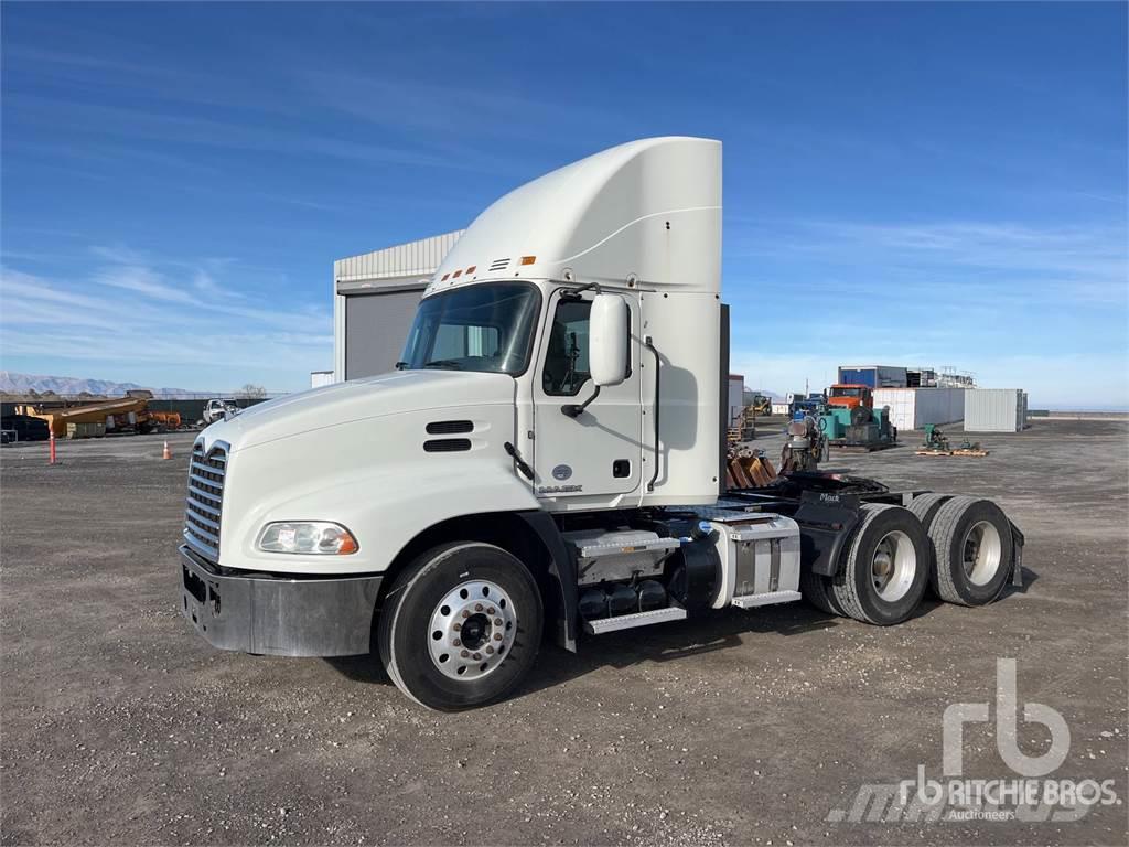 Mack CXU613 Camiones tractor