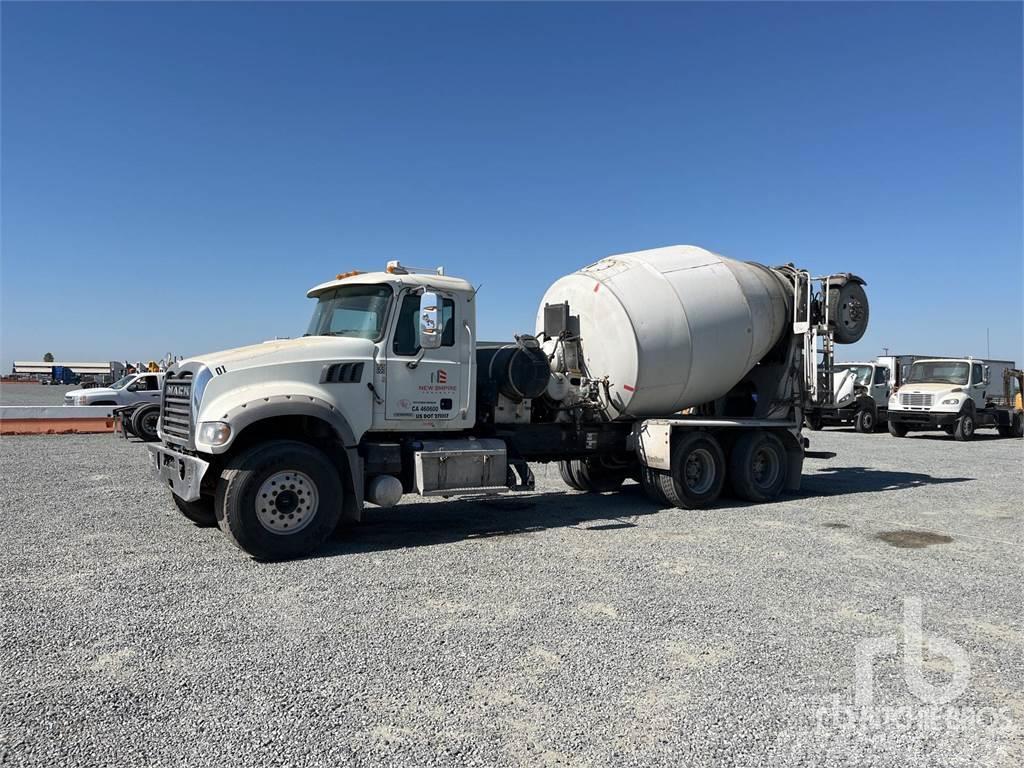 Mack GR64F Camiones de concreto