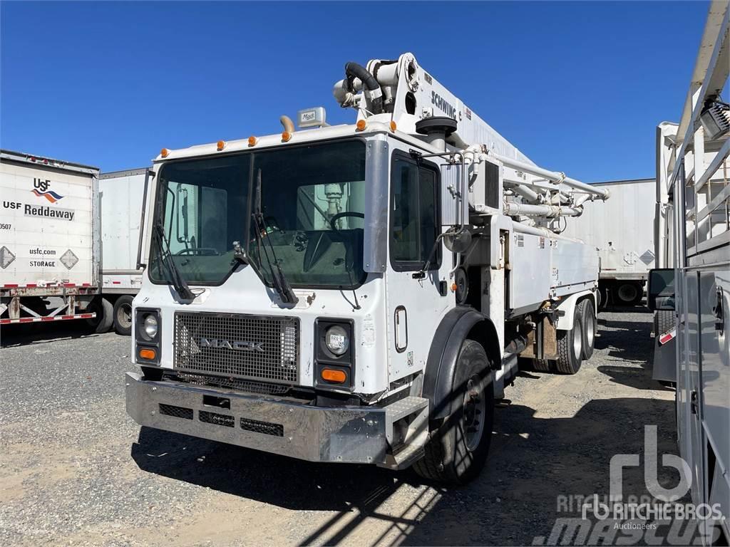 Mack MR688S Camiones de concreto