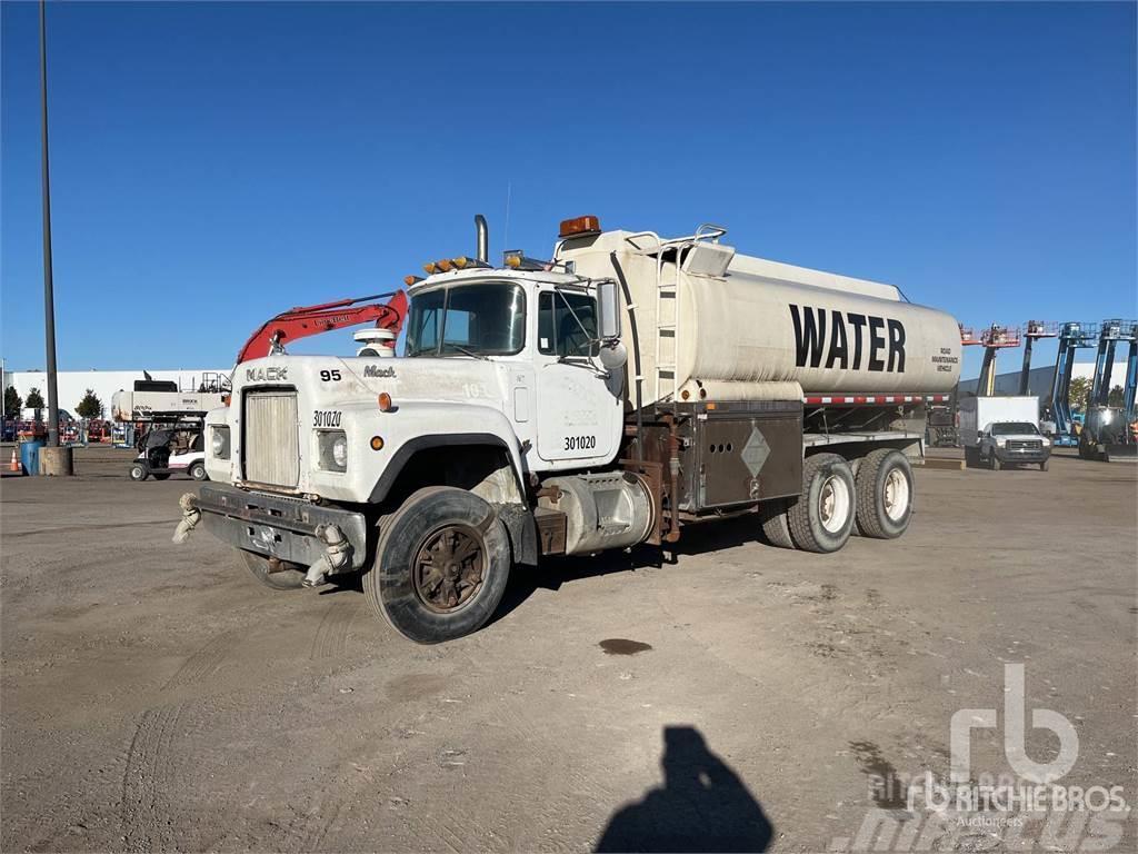 Mack R688ST Camiones cisterna