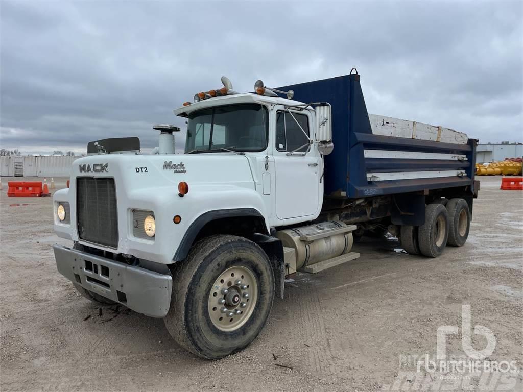 Mack RD690S Bañeras basculantes usadas