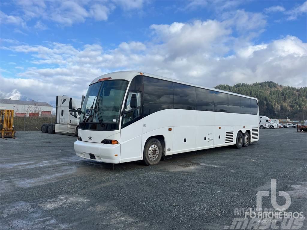  MCI J4500 Autobuses tipo pullman