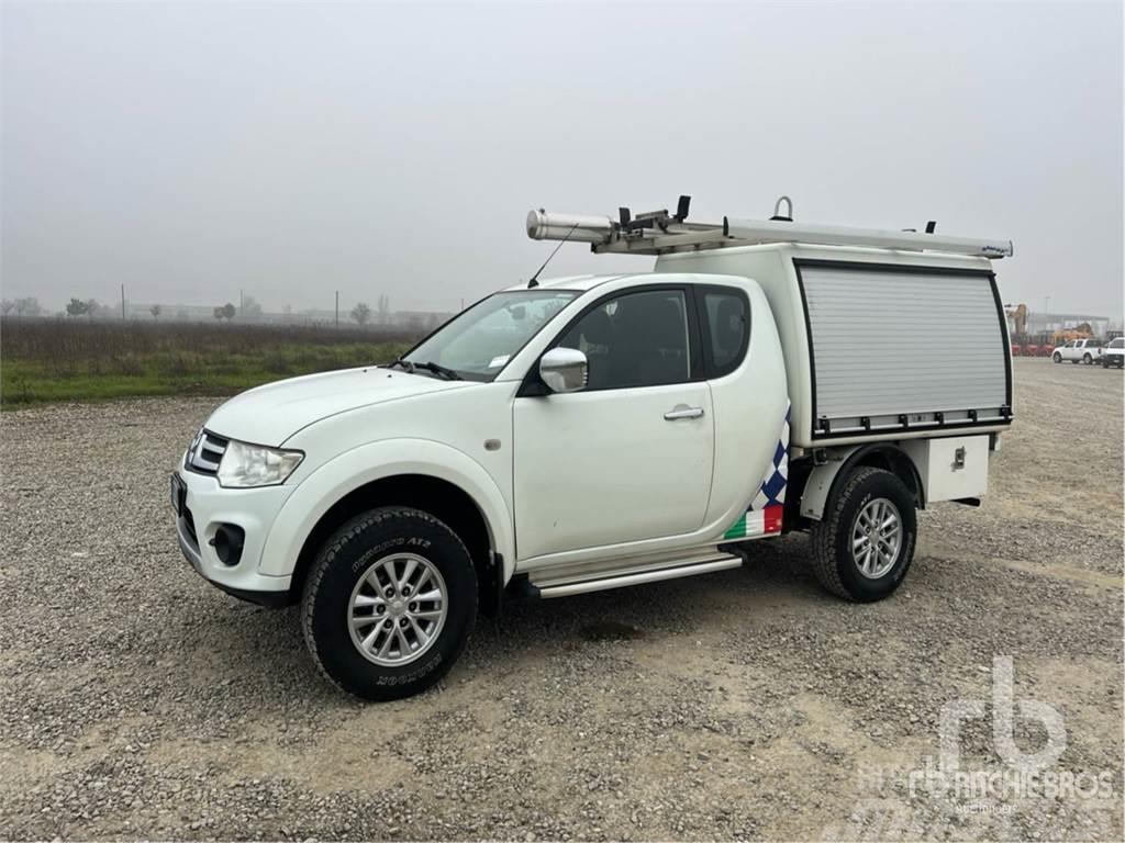 Mitsubishi L200 Caja abierta/laterales abatibles