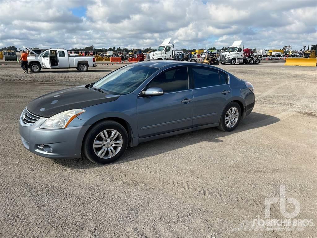 Nissan ALTIMA Carros