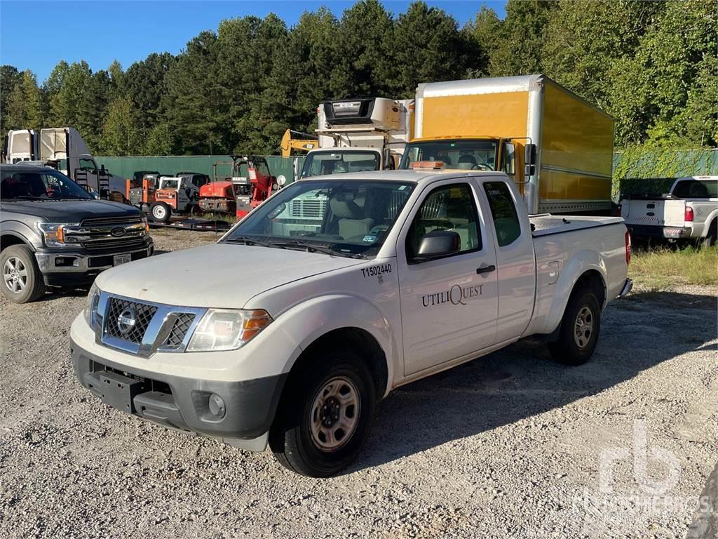 Nissan FRONTIER Caja abierta/laterales abatibles