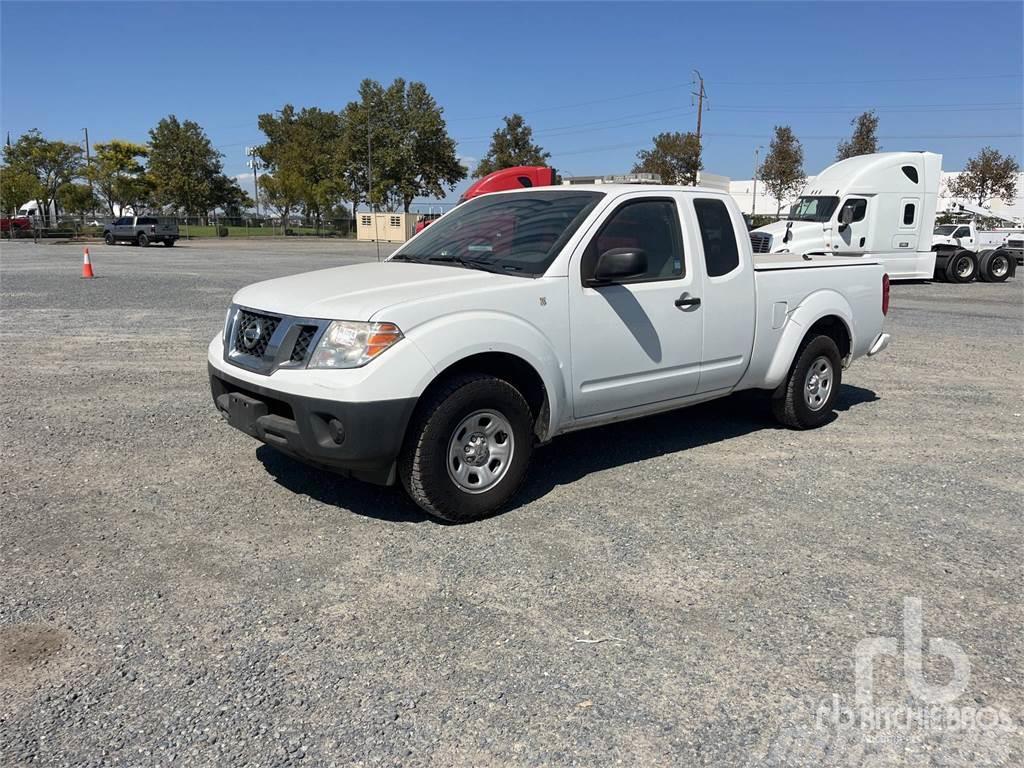 Nissan FRONTIER Caja abierta/laterales abatibles