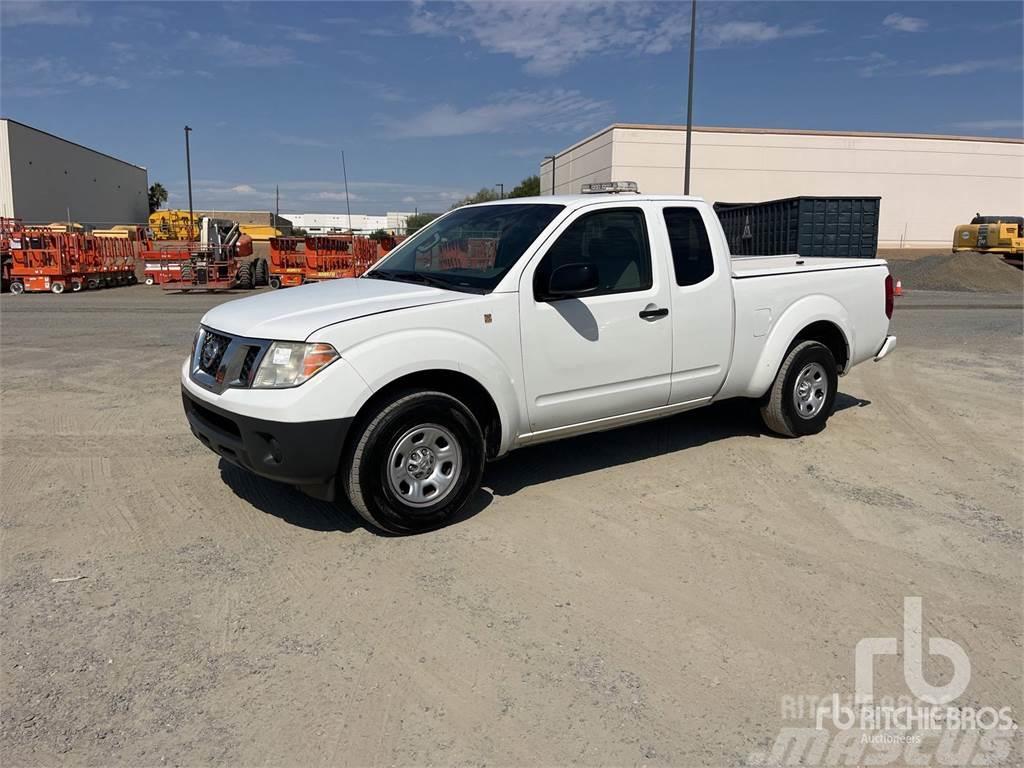 Nissan FRONTIER Caja abierta/laterales abatibles