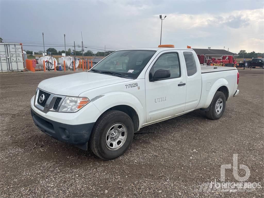 Nissan FRONTIER Caja abierta/laterales abatibles