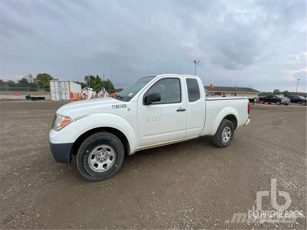 Nissan FRONTIER Caja abierta/laterales abatibles