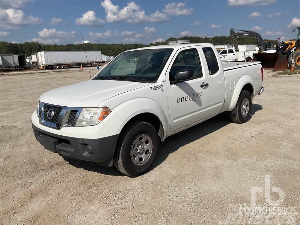 Nissan FRONTIER Caja abierta/laterales abatibles