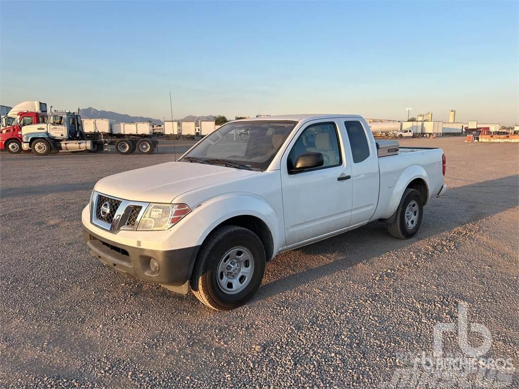 Nissan FRONTIER Caja abierta/laterales abatibles