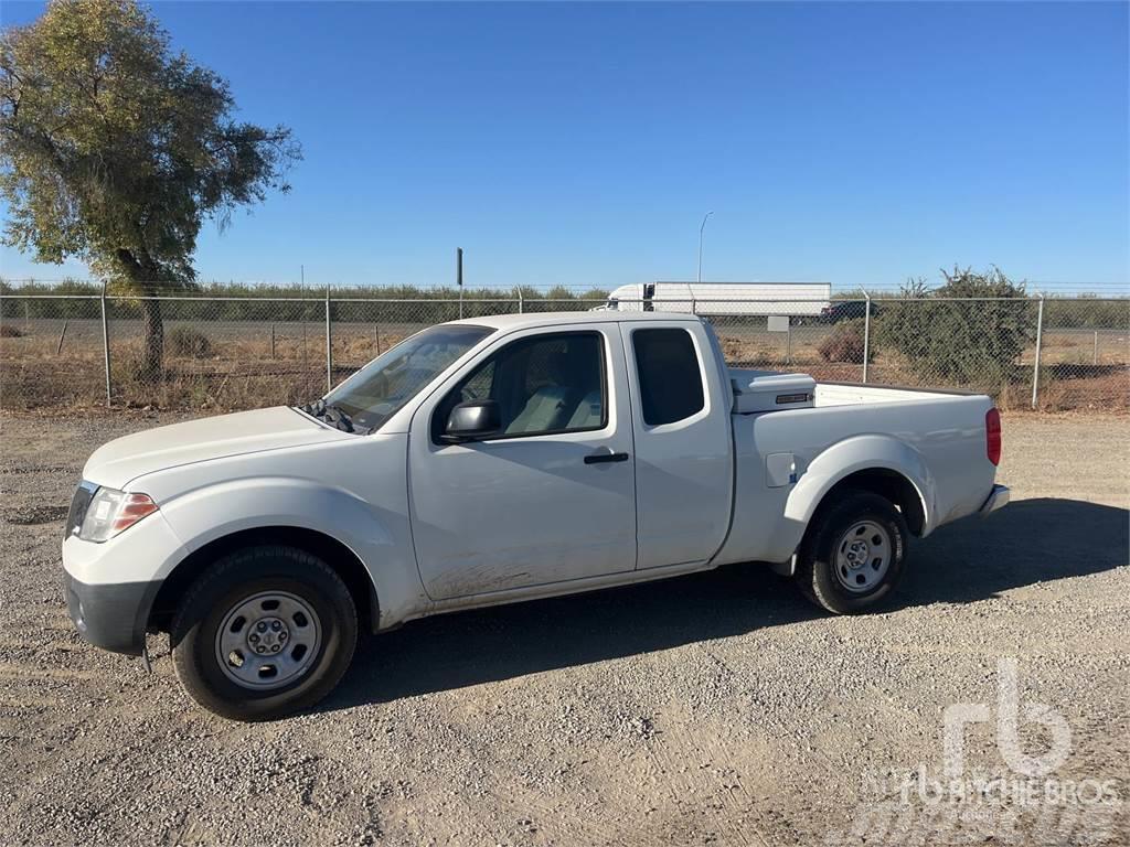 Nissan FRONTIER Caja abierta/laterales abatibles