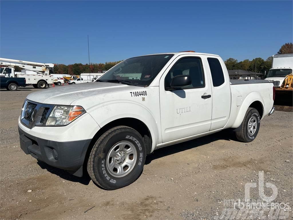 Nissan FRONTIER Caja abierta/laterales abatibles